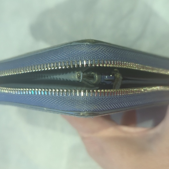 Authentic Gucci Guccissima Studded Wallet – Gunmetal Gray leather Patent - Picture 2 of 14